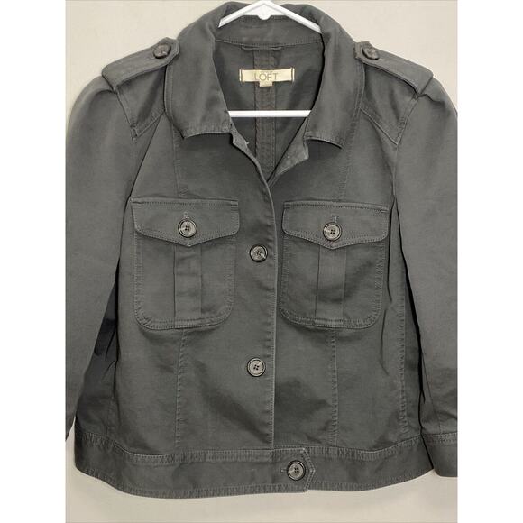 ANN TAYLOR LOFT Crop Blazer Women Size Med Gray Button Up Lightweight Jacket - Picture 2 of 14